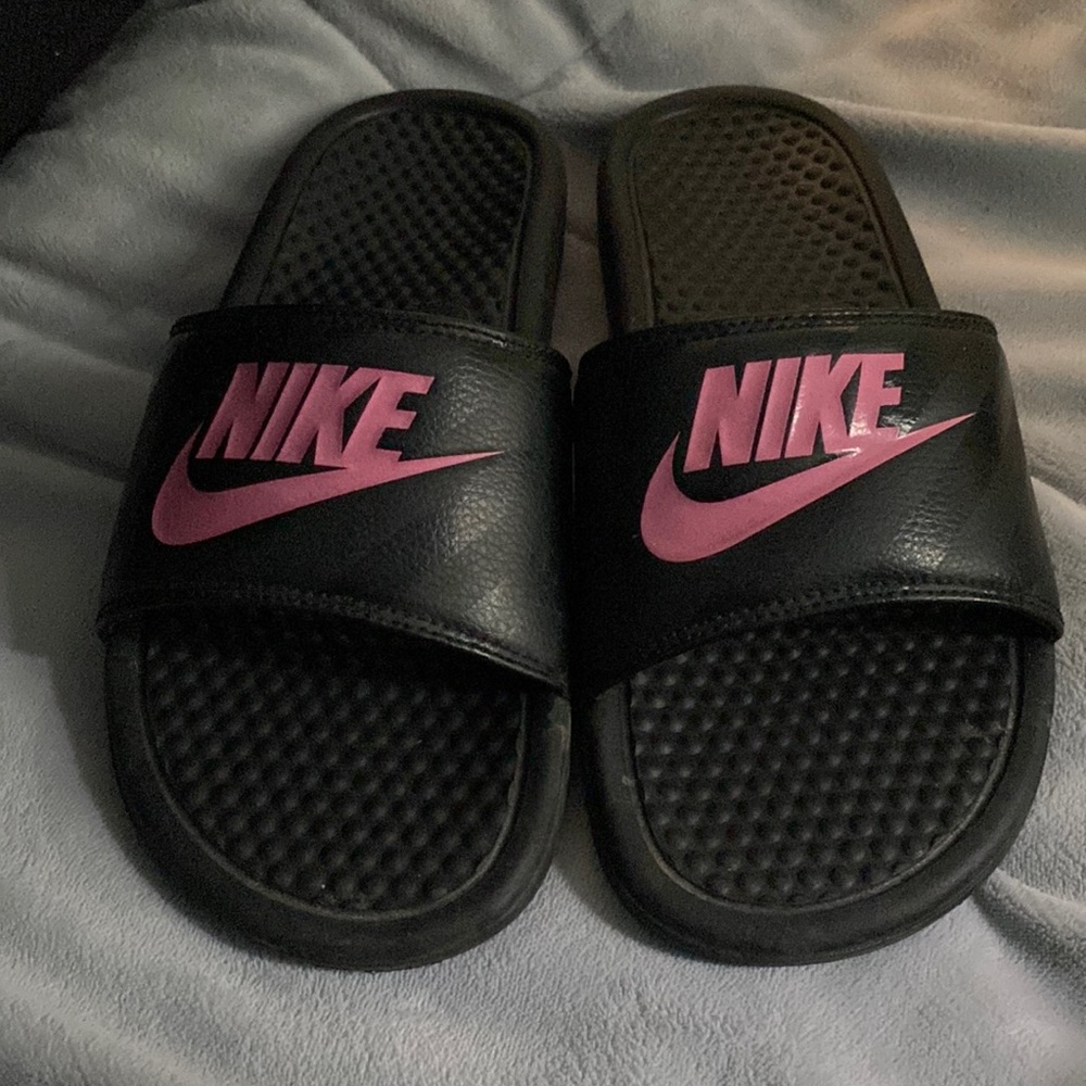 Black and pink Nike slides womens size 8